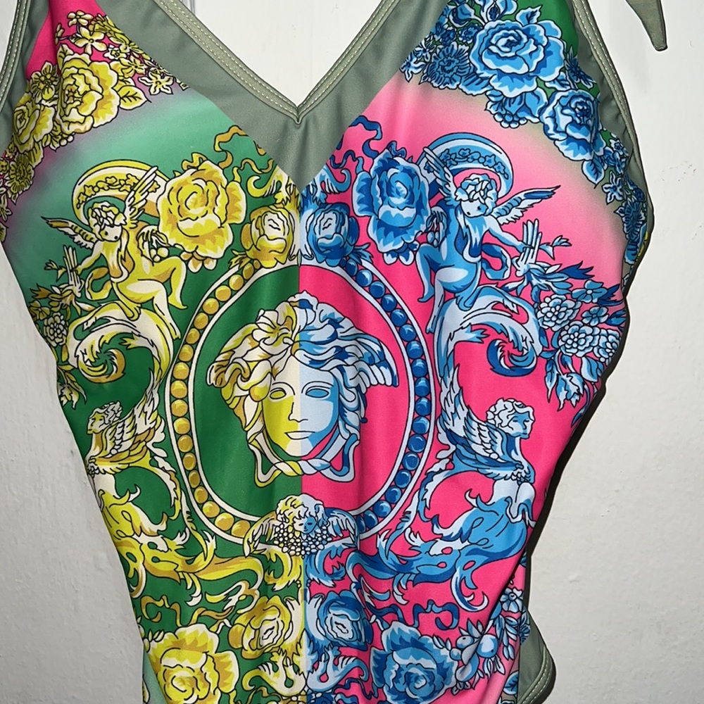 Stunning Swimsuit Set ๐ - Picture 5 of 11